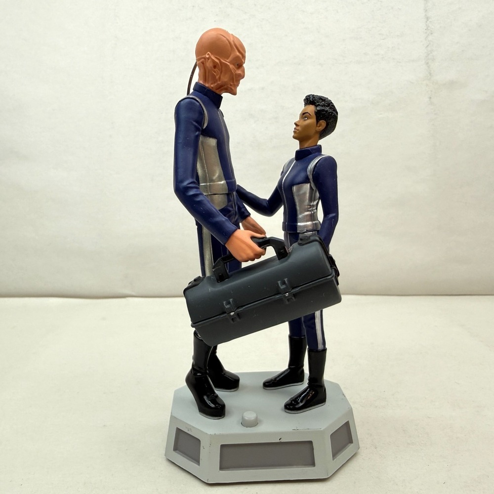 Hallmark 2019 Star Trek Discovery Saru and Burnham Magic Sound Ornament QXI3657*